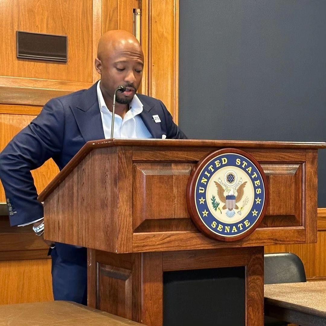 Garry Lowe speaking at the US Senate